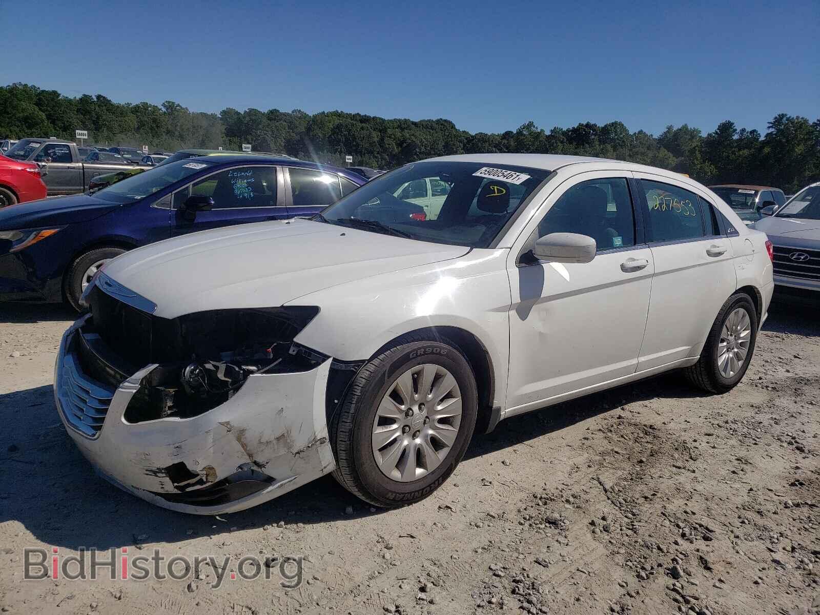2013 CHRYSLER 200 - VIN: 1C3CCBAB8DN599825 - Фото 2