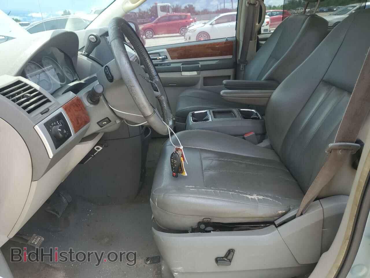 2009 CHRYSLER MINIVAN - VIN: 2A8HR541X9R527533 - Фото 7