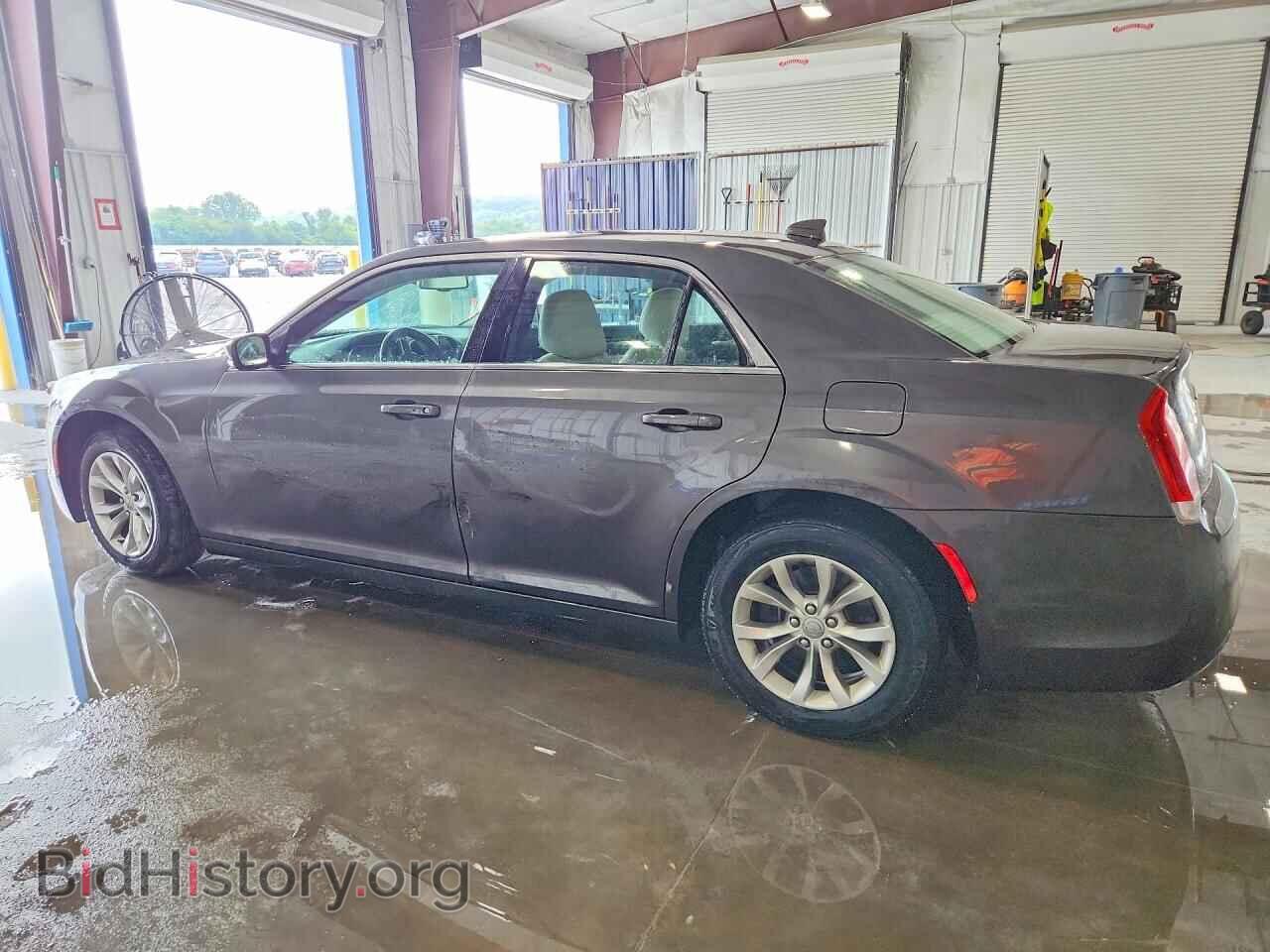 2015 CHRYSLER 300 - VIN: 2C3CCAAG2FH772675 - Фото 2