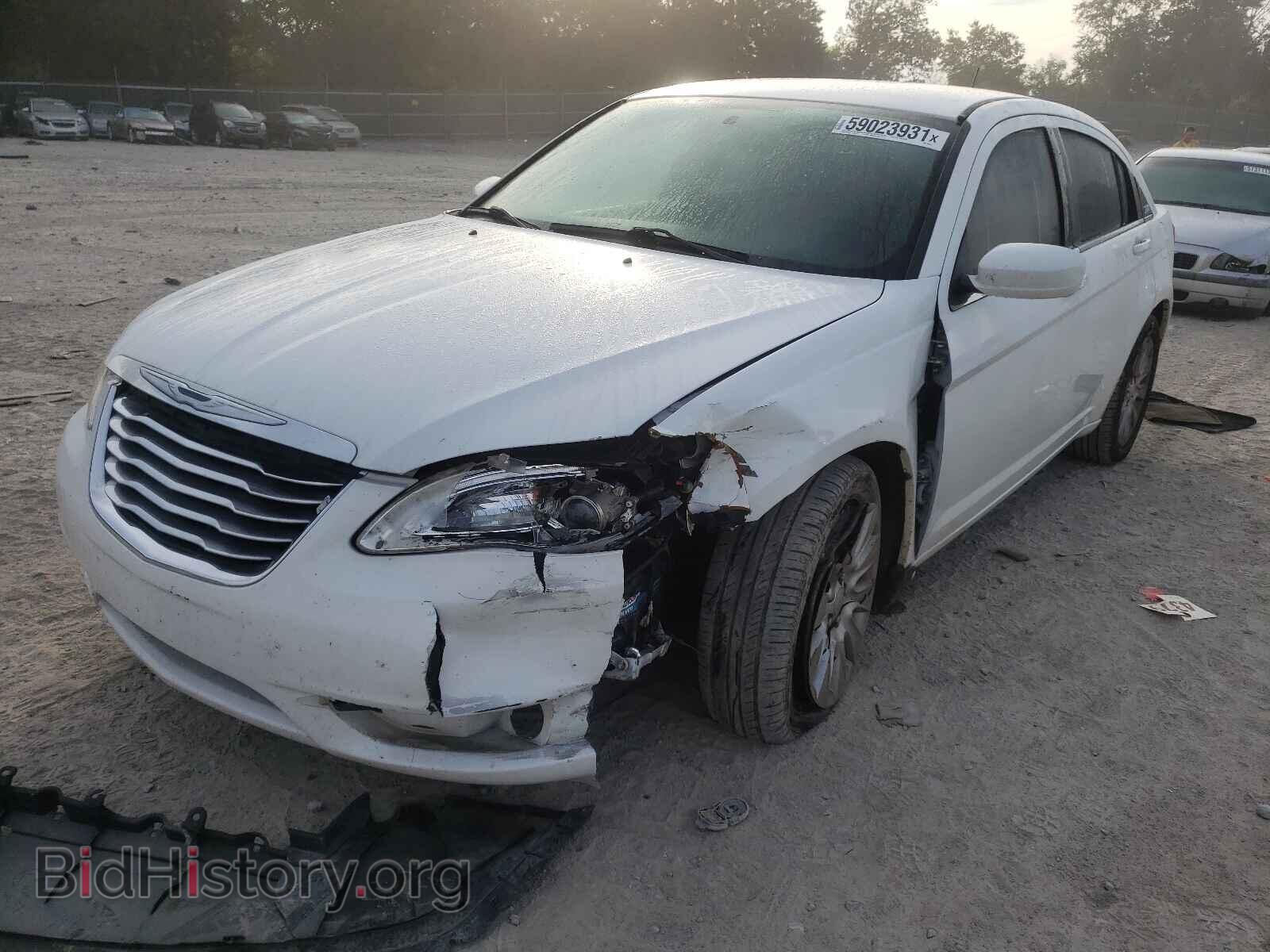 2014 CHRYSLER 200 - VIN: 1C3CCBAB3EN206153 - Фото 2