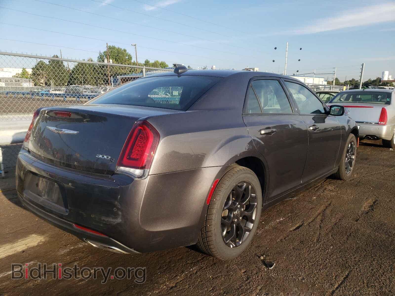 2019 CHRYSLER 300 - VIN: 2C3CCAGG9KH610785 - Фото 4