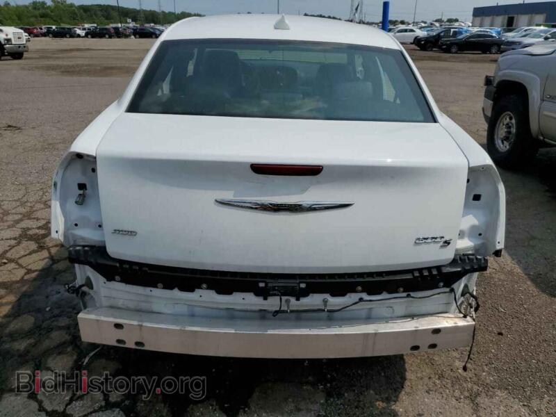 2017 Chrysler 300 (VIN 2C3CCAGG2HH582742) — фото 6 из 12