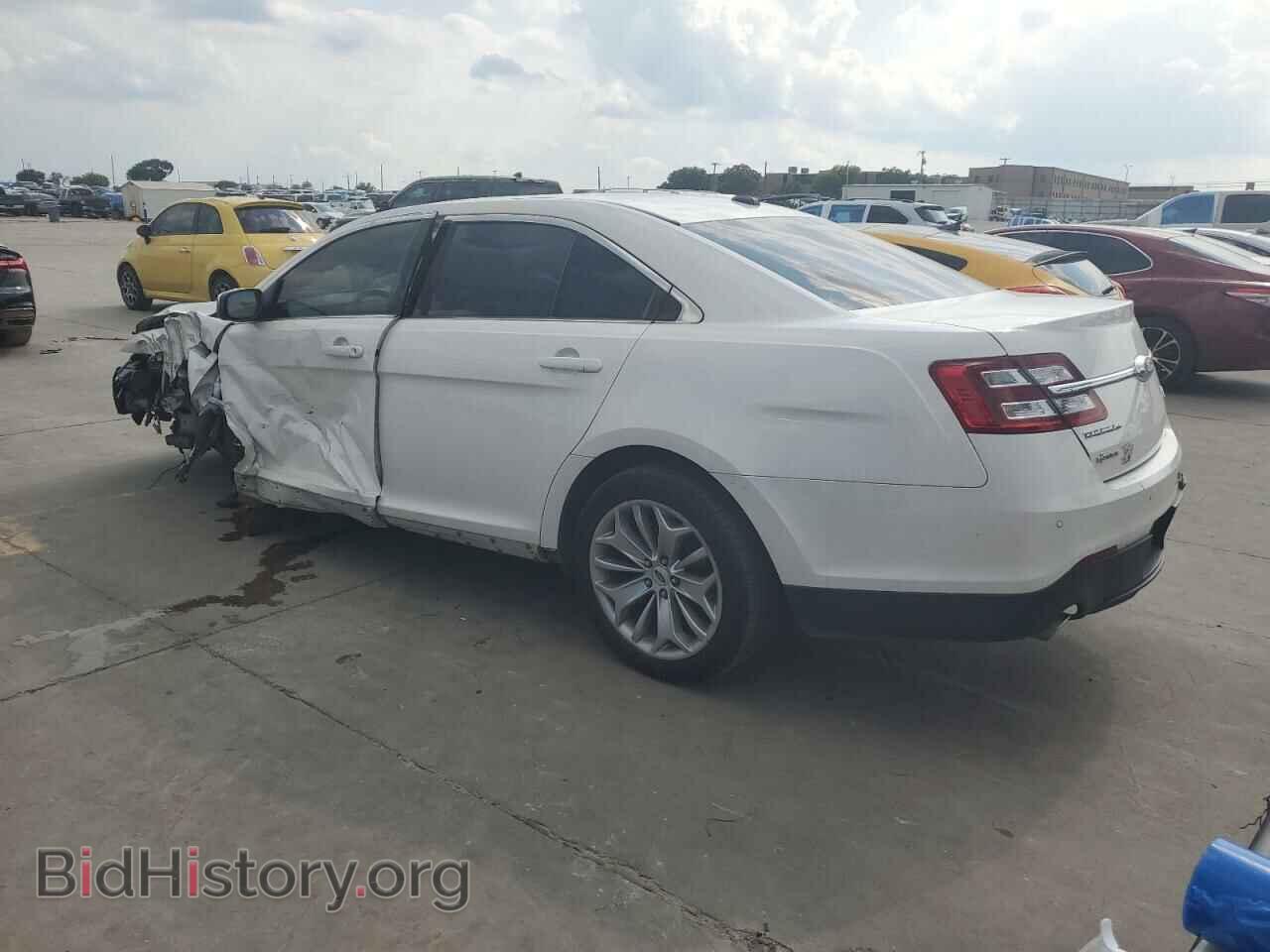 2018 FORD TAURUS - VIN: 1FAHP2F82JG110411 - Фото 2