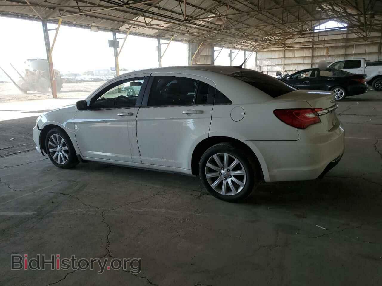 2011 CHRYSLER 200 - VIN: 1C3BC1FG3BN522612 - Фото 2