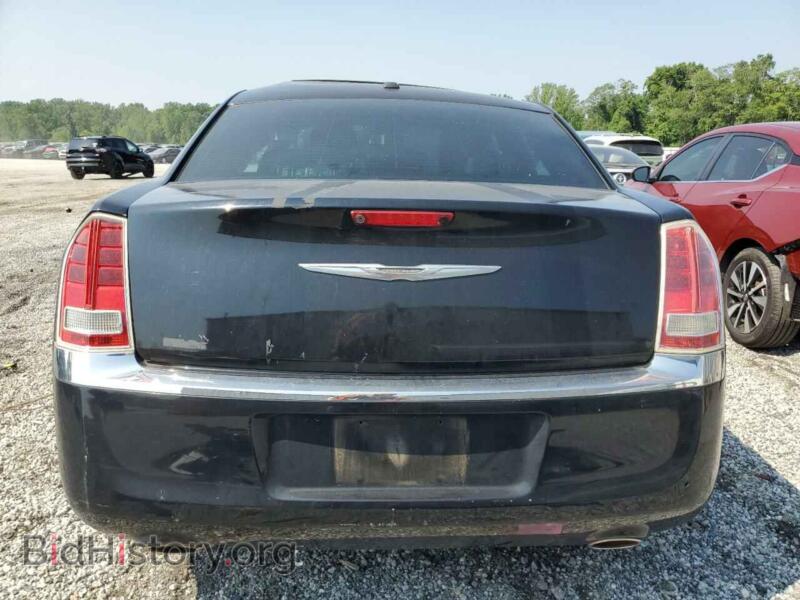 2014 Chrysler 300 (VIN 2C3CCAAG2EH273132) — photo 6 of 15