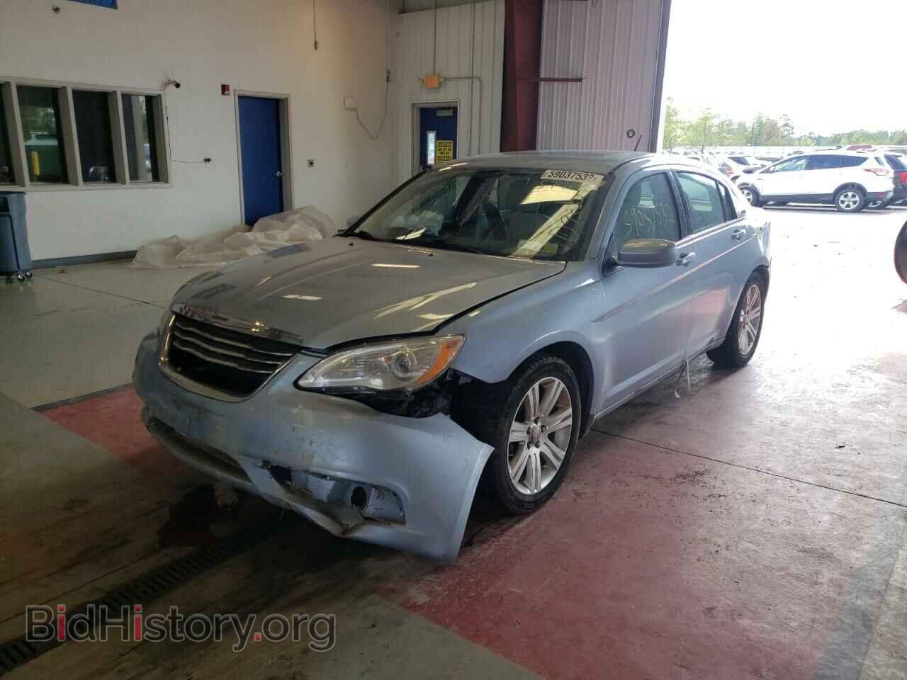 2013 CHRYSLER 200 - VIN: 1C3CCBBB3DN571106 - Фото 2