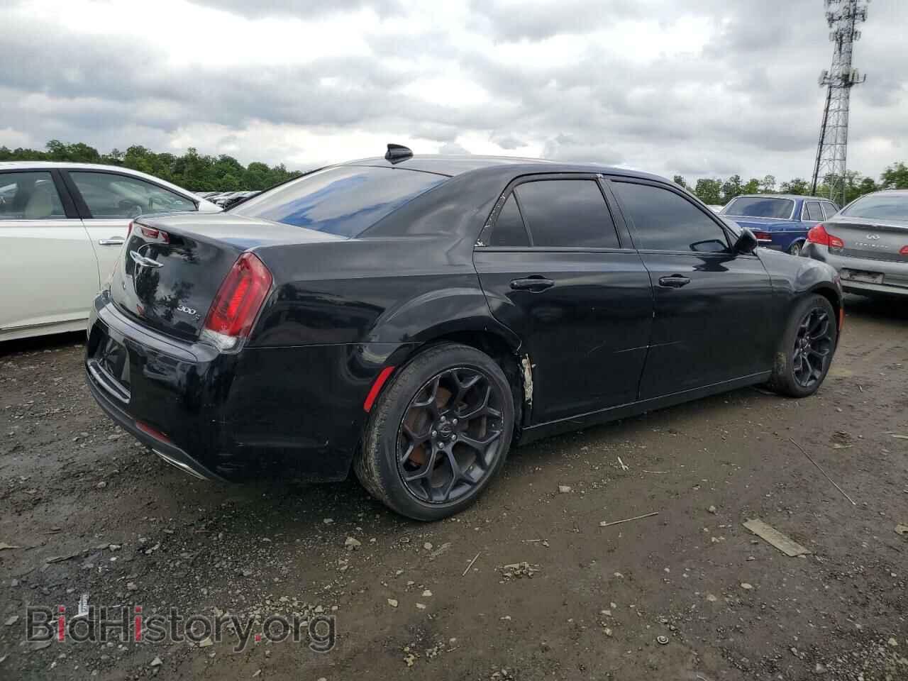 2019 CHRYSLER 300 - VIN: 2C3CCABG0KH601139 - Фото 3