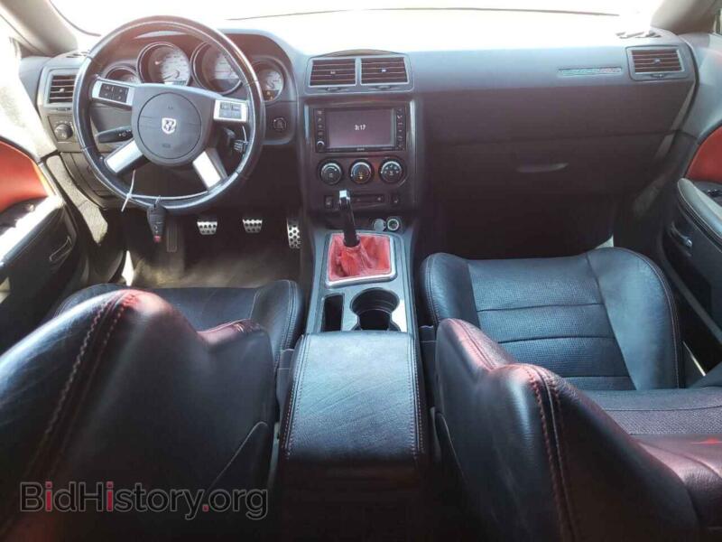2010 Dodge CHALLENGER (VIN 2B3CJ7DW9AH104275) — photo 8 of 12
