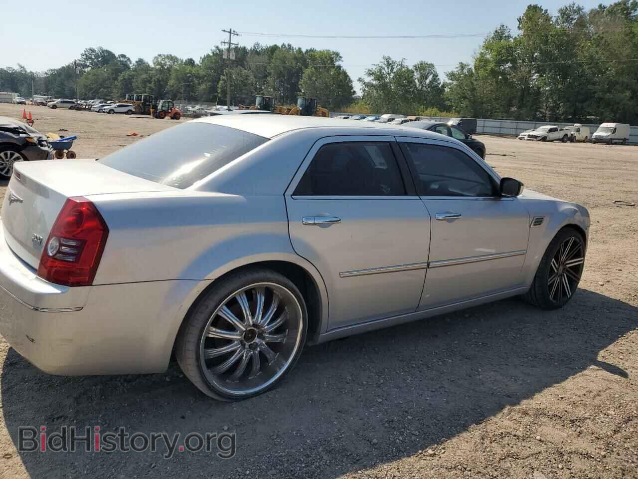 2010 CHRYSLER 300 - VIN: 2C3CA4CD9AH180449 - Photo 3