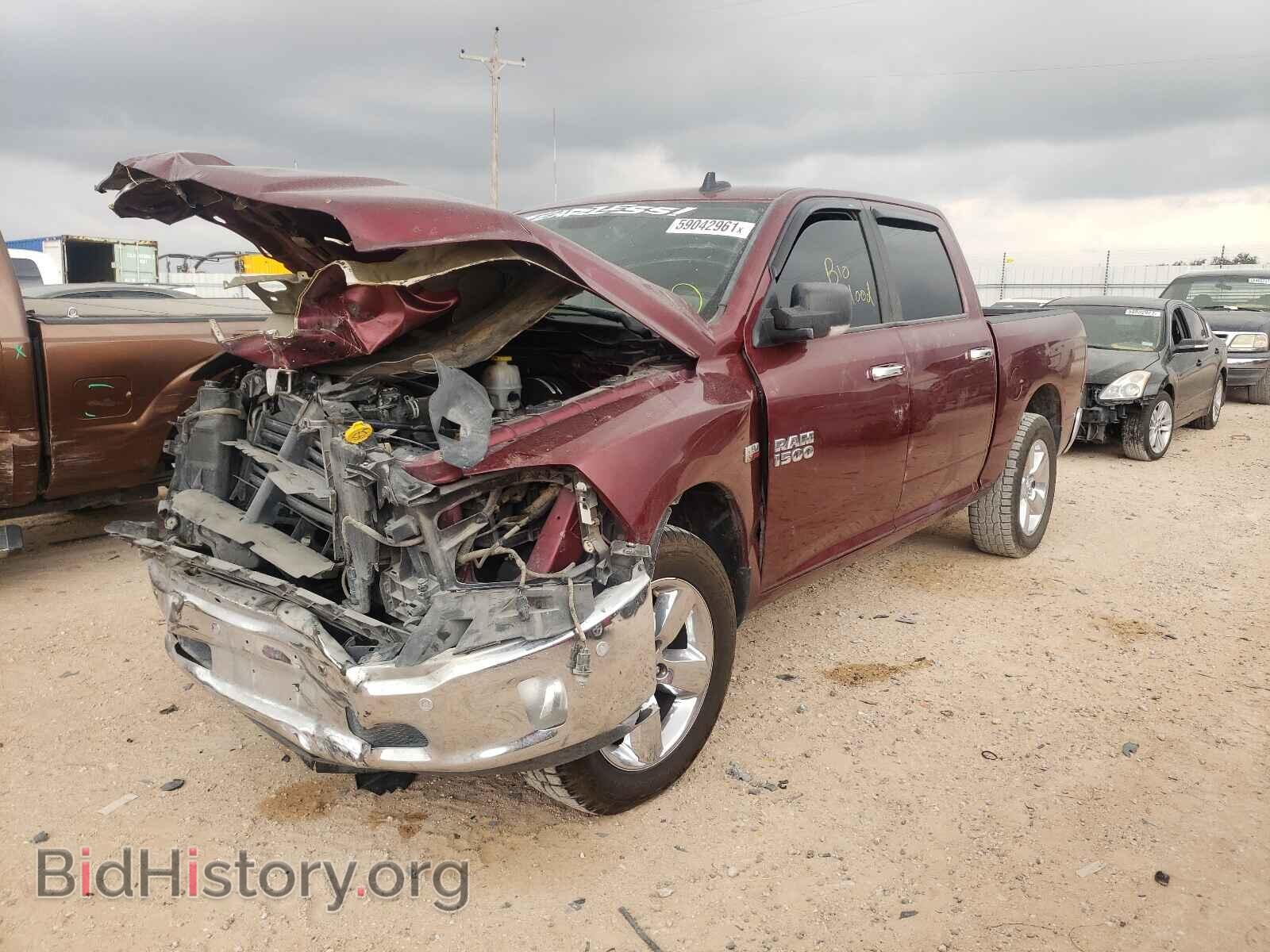 2017 RAM 1500 - VIN: 3C6RR6LT6HG658863 - Photo 2