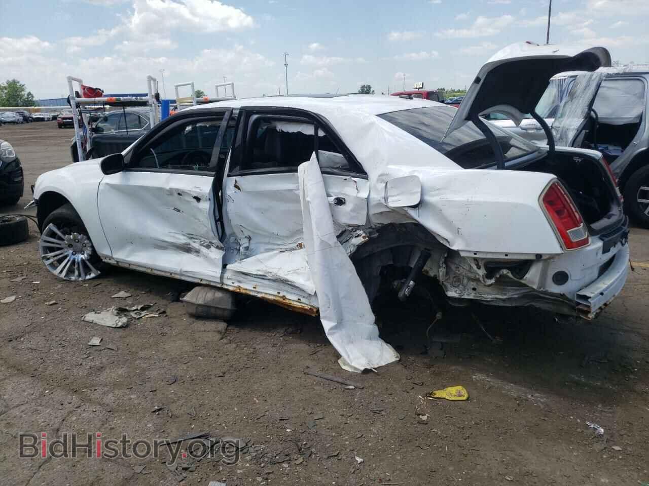 2014 CHRYSLER 300 - VIN: 2C3CCAGG9EH361604 - Фото 2