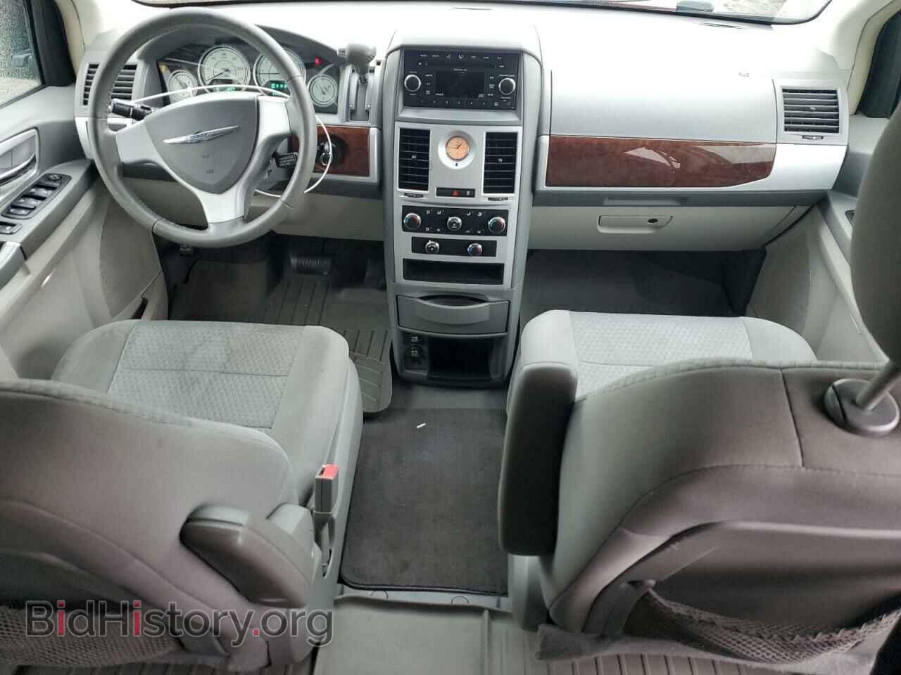 2009 CHRYSLER MINIVAN - VIN: 2A8HR54109R673746 - Фото 8