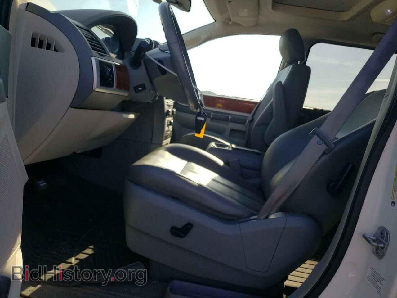 2009 CHRYSLER MINIVAN - VIN: 2A8HR54159R542778 - Фото 7