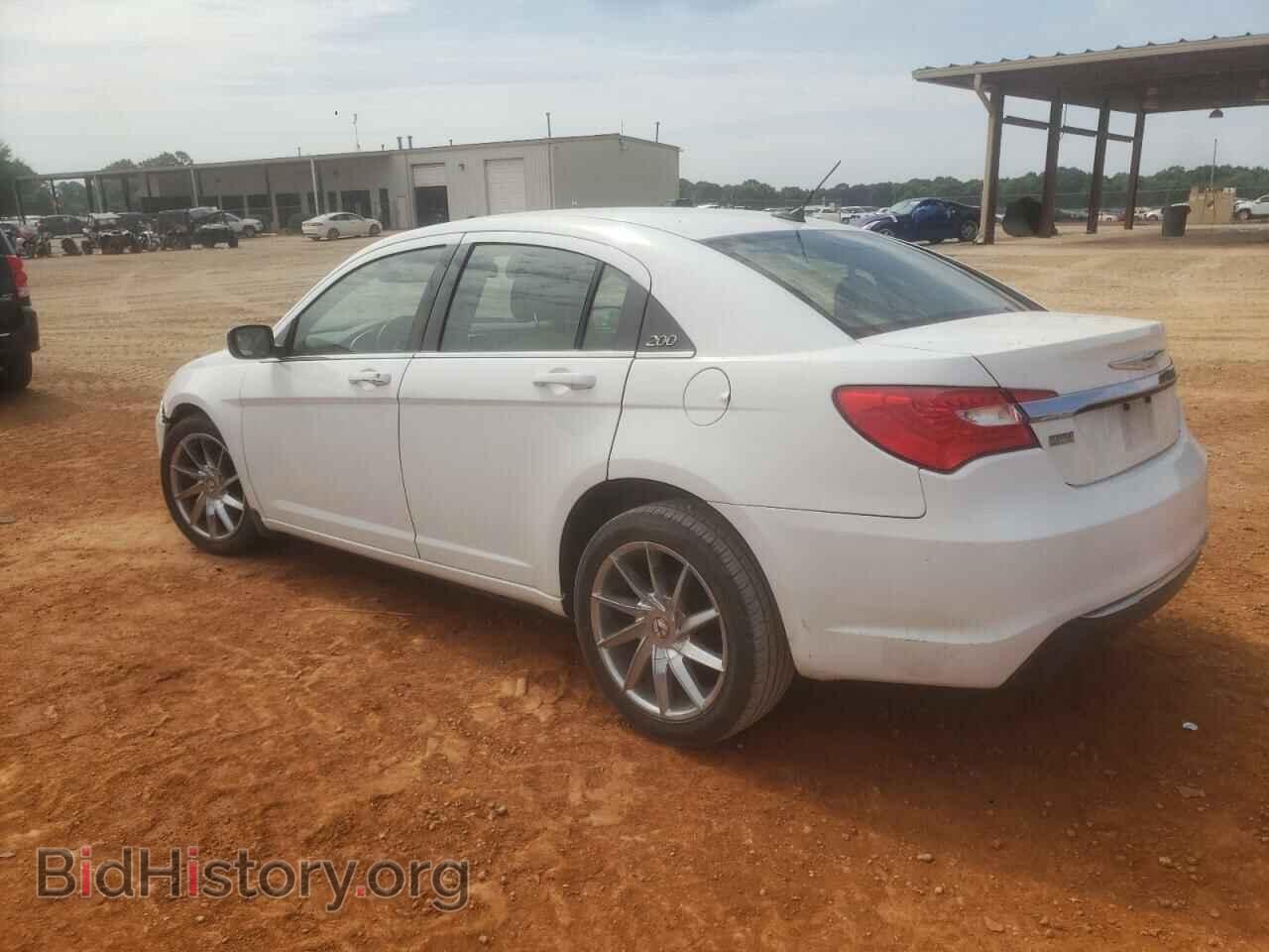 2012 CHRYSLER 200 - VIN: 1C3CCBAG4CN261719 - Фото 2