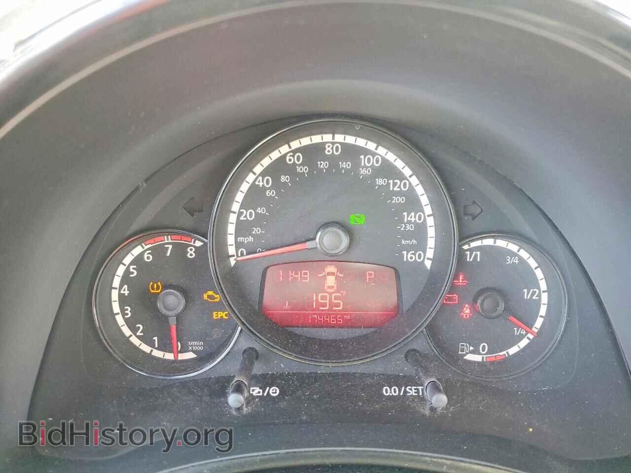 2014 VOLKSWAGEN BEETLE - VIN: 3VWFP7AT0EM606701 - Фото 9