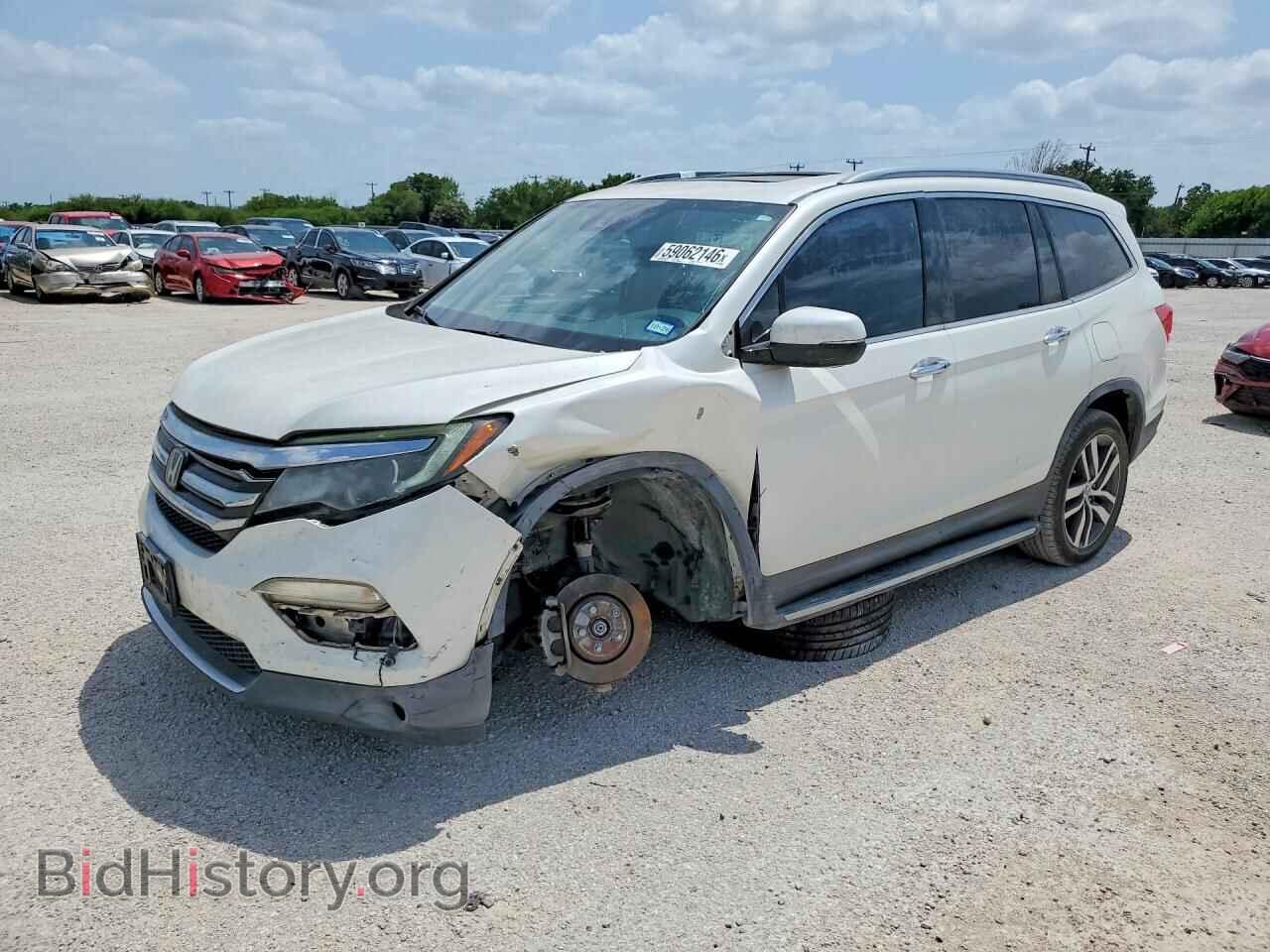 Photo 5FNYF6H00HB074704 - HONDA PILOT 2017