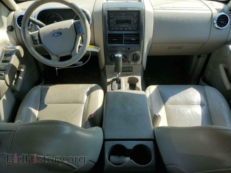 2006 Ford EXPLORER (VIN 1FMEU63E96UB69886) — photo 8 of 12
