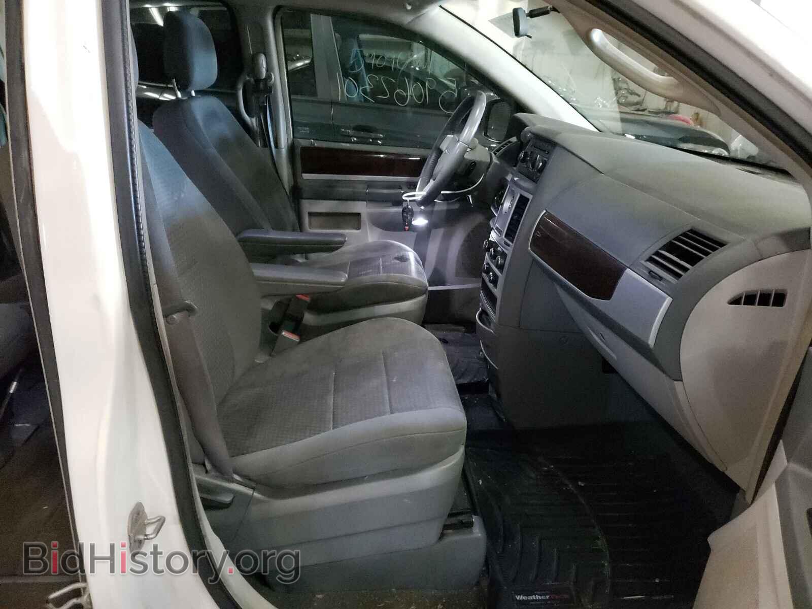 2010 CHRYSLER MINIVAN - VIN: 2A4RR5D16AR350778 - Фото 5