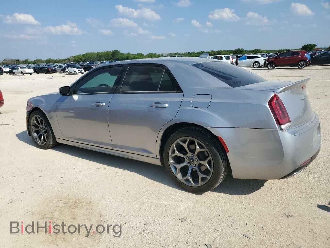 2018 CHRYSLER 300 - VIN: 2C3CCABG8JH244601 - Фото 2