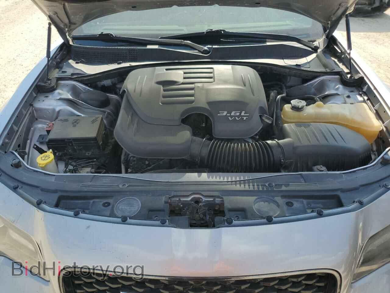 2018 CHRYSLER 300 - VIN: 2C3CCABG8JH244601 - Фото 11