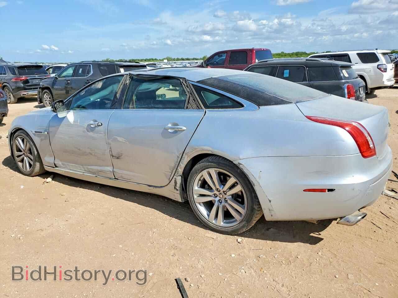 2011 JAGUAR XJ - VIN: SAJWA2GB6BLV06994 - Photo 2