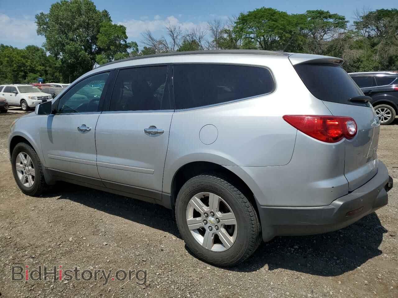 2011 CHEVROLET TRAVERSE - VIN: 1GNKRGED4BJ300194 - Фото 2