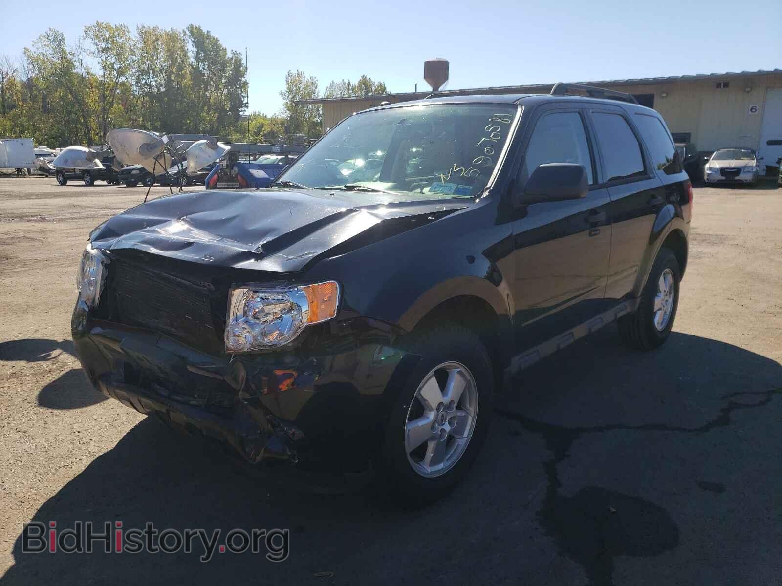 2011 FORD ESCAPE - VIN: 1FMCU9DG0BKB17562 - Photo 2