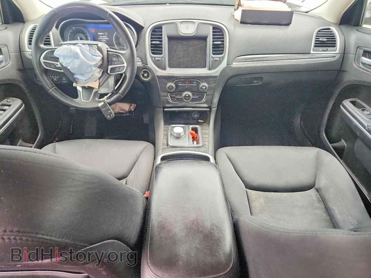 2018 CHRYSLER 300 - VIN: 2C3CCAAG6JH320253 - Photo 8