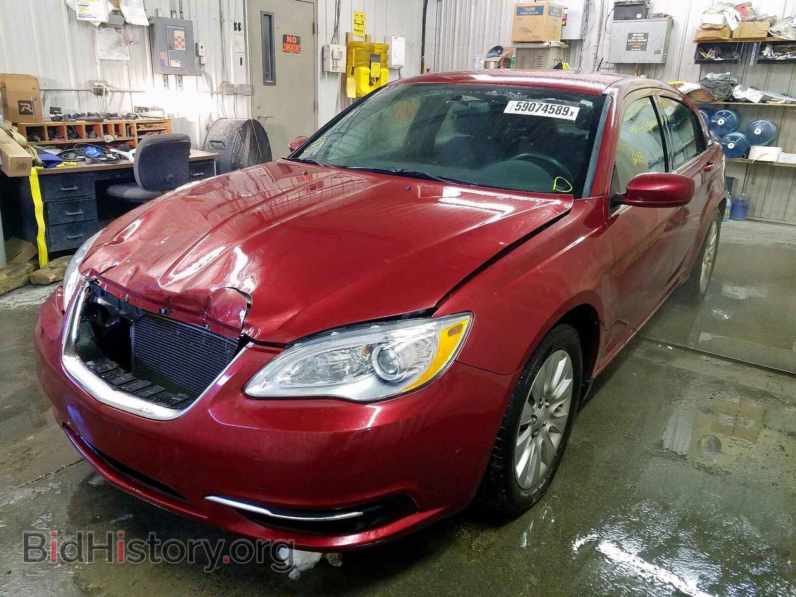 2013 CHRYSLER 200 - VIN: 1C3CCBAG8DN724026 - Фото 2