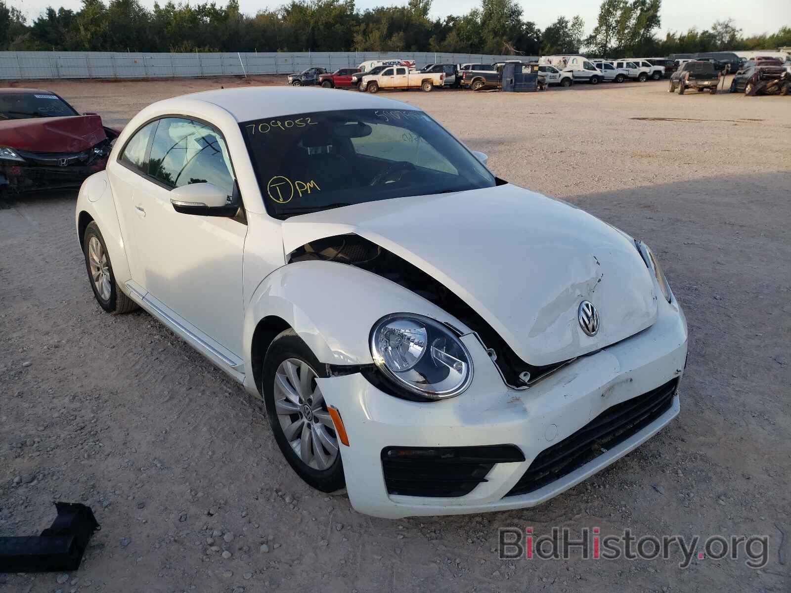 Photo 3VWFD7AT5KM709052 - VOLKSWAGEN BEETLE 2019