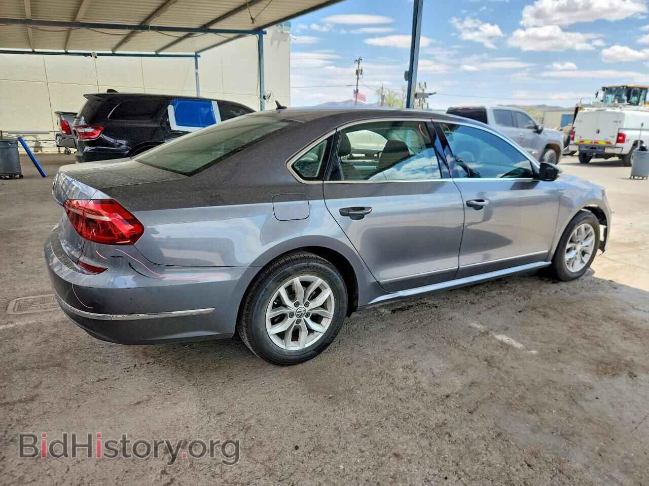 2017 VOLKSWAGEN PASSAT - VIN: 1VWAT7A39HC010854 - Фото 3