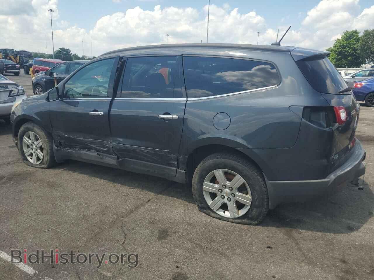 2011 CHEVROLET TRAVERSE - VIN: 1GNKRGED0BJ162847 - Фото 2