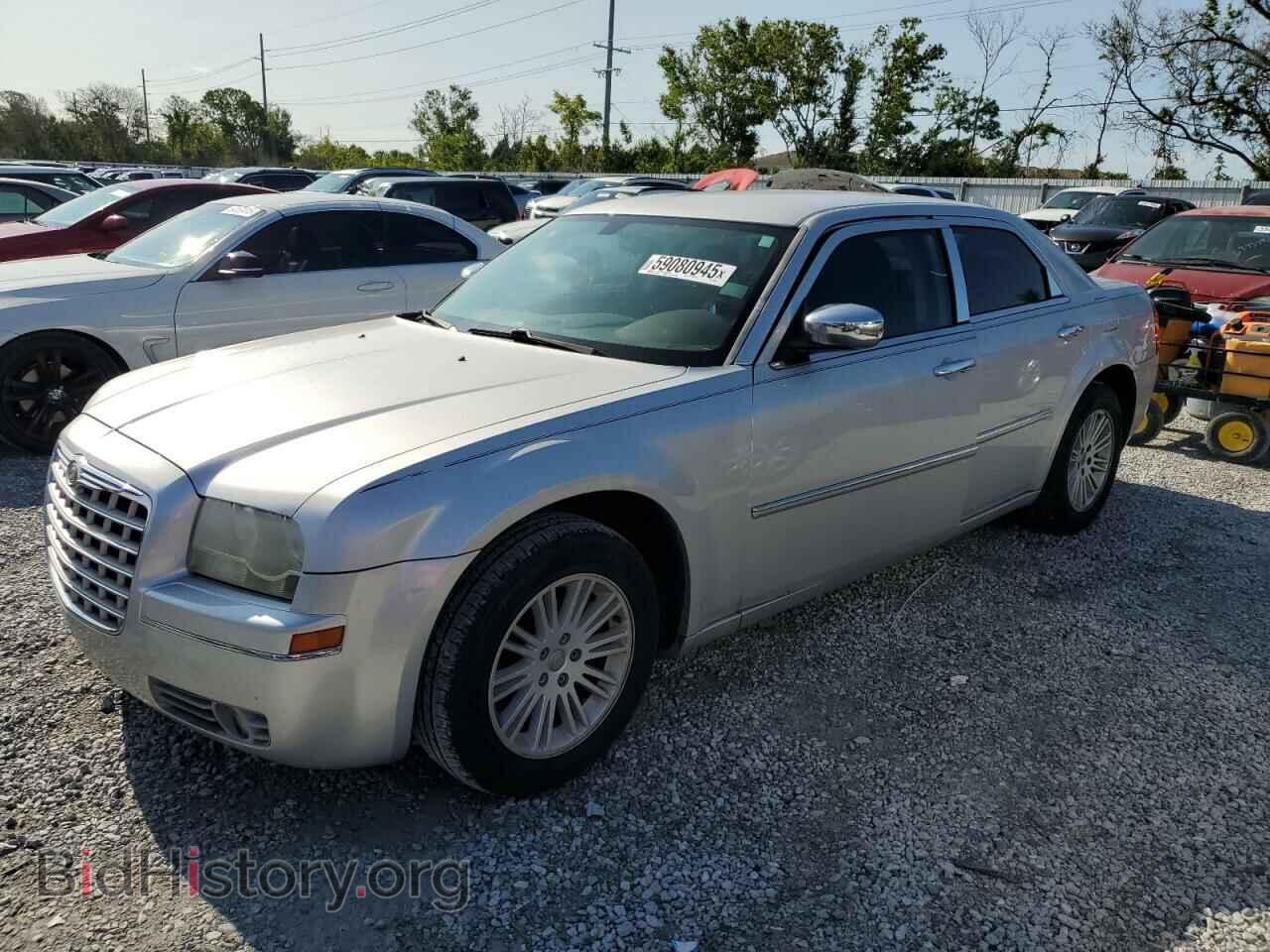 Photo 2C3CA1CV3AH258697 - CHRYSLER 300 2010