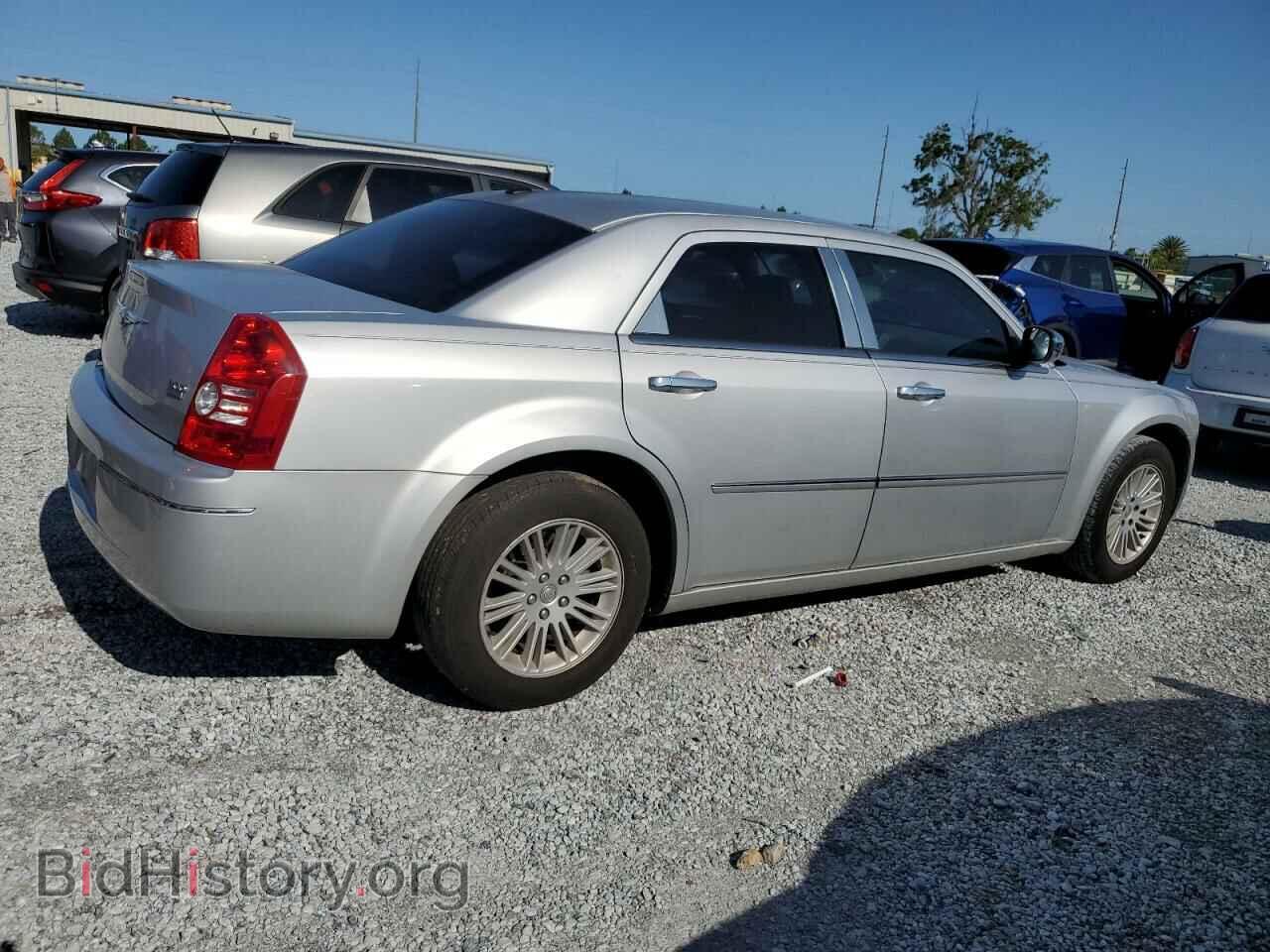 2010 CHRYSLER 300 - VIN: 2C3CA1CV3AH258697 - Фото 3