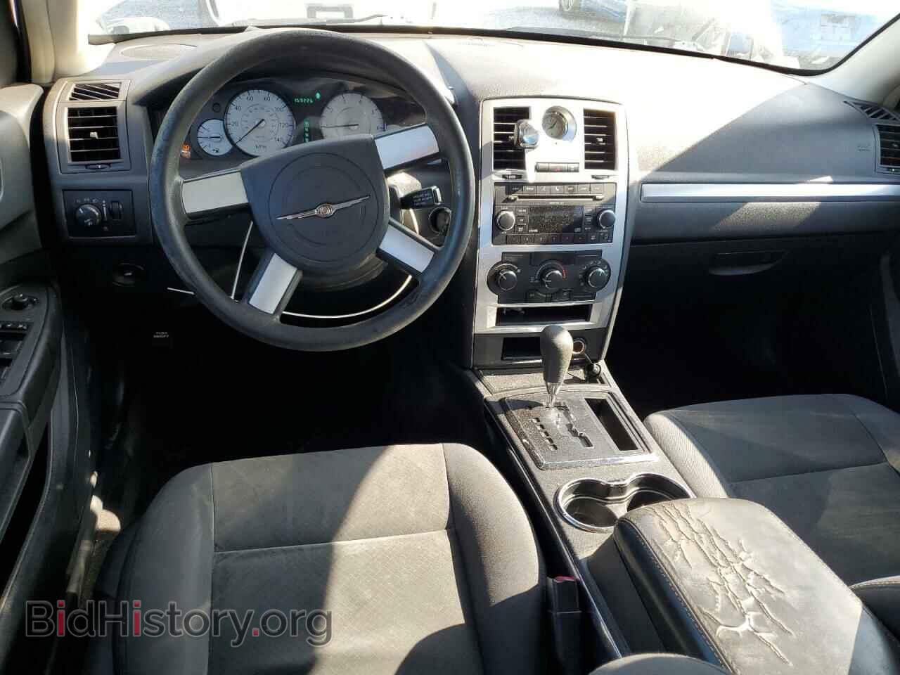 2010 CHRYSLER 300 - VIN: 2C3CA1CV3AH258697 - Фото 8