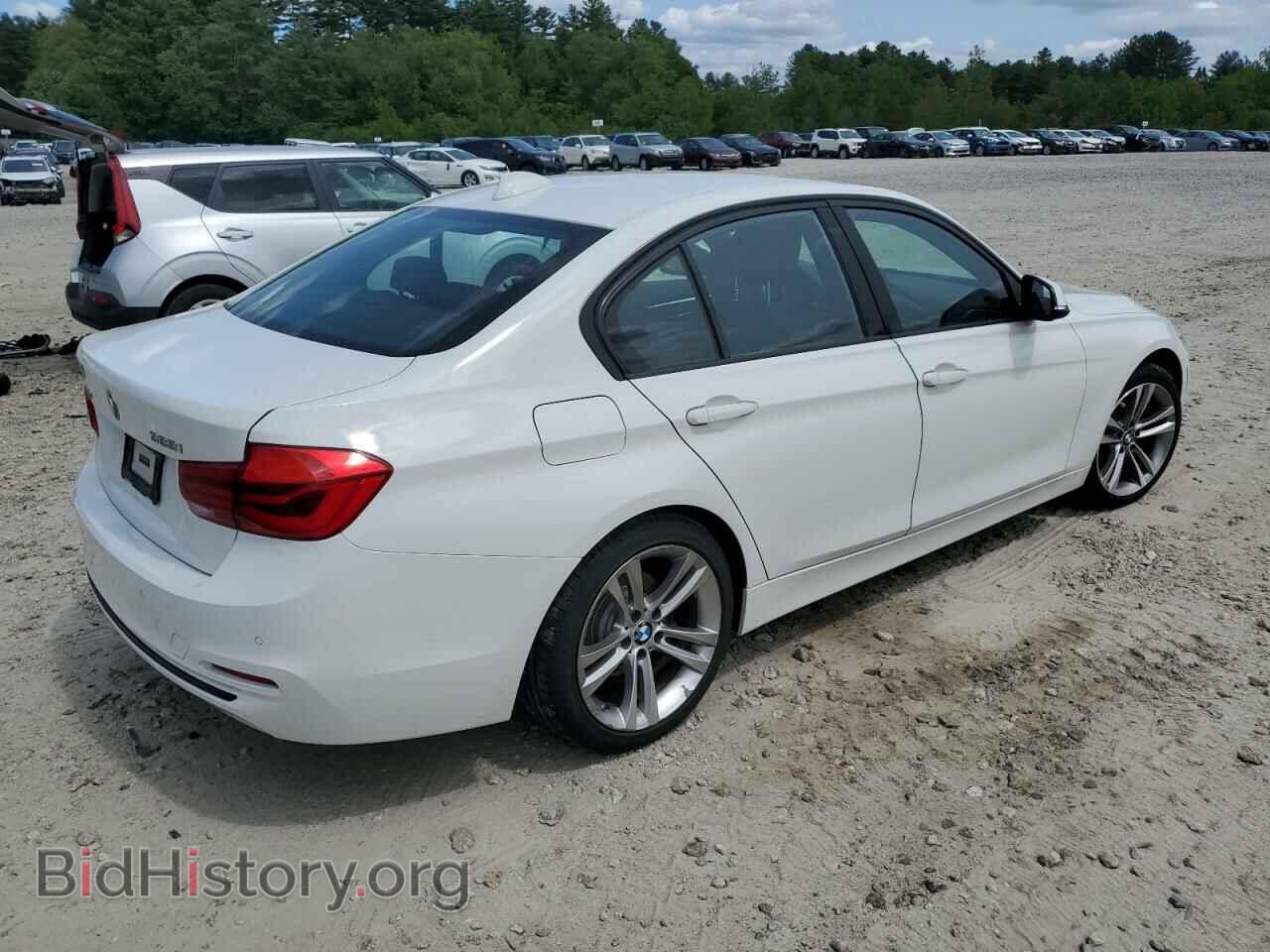 2016 BMW 3 SERIES - VIN: WBA8E3G54GNU01701 - Фото 3