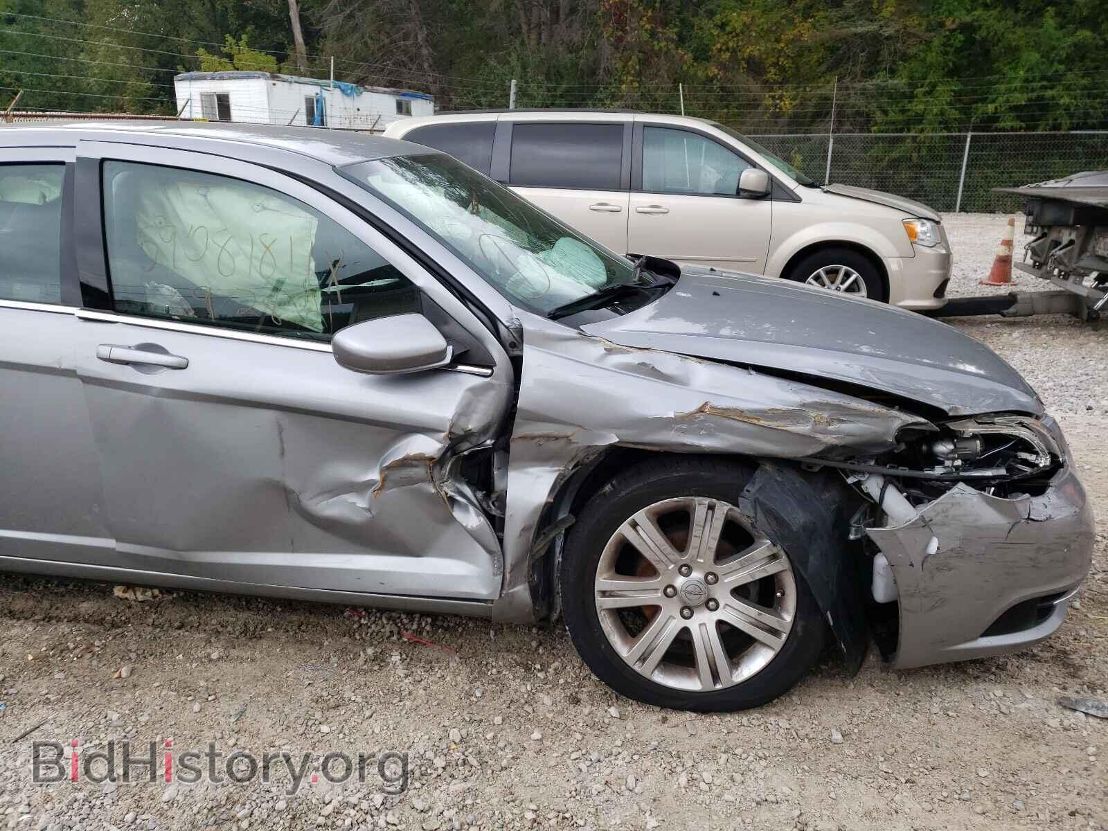 2013 CHRYSLER 200 - VIN: 1C3CCBAG3DN737184 - Фото 9