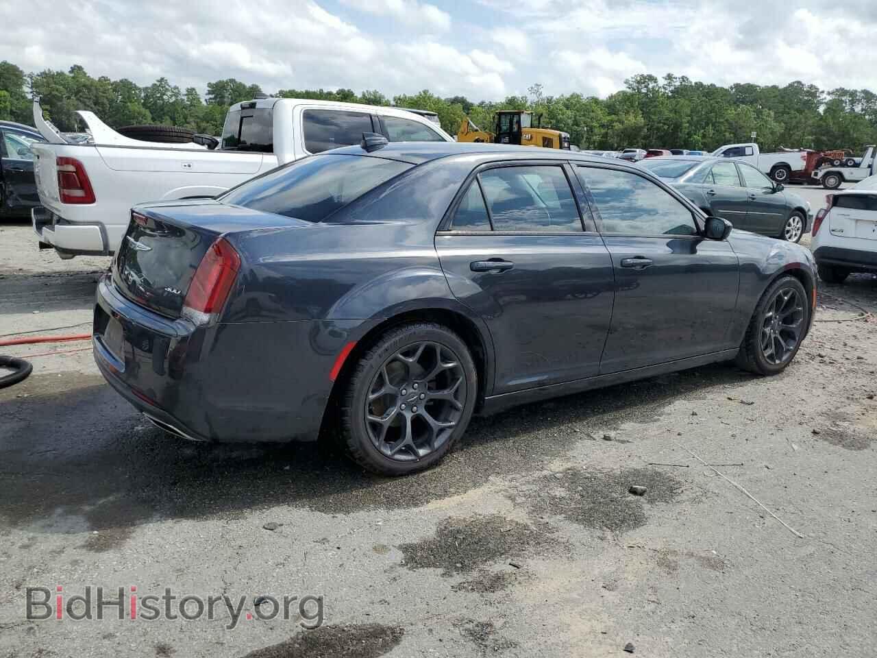 2019 CHRYSLER 300 - VIN: 2C3CCAAG6KH636950 - Фото 3