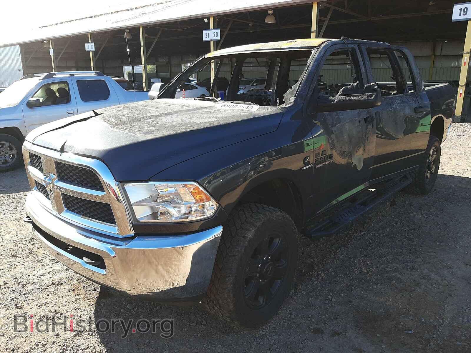 2016 RAM 2500 - VIN: 3C6UR5CL8GG223040 - Photo 2