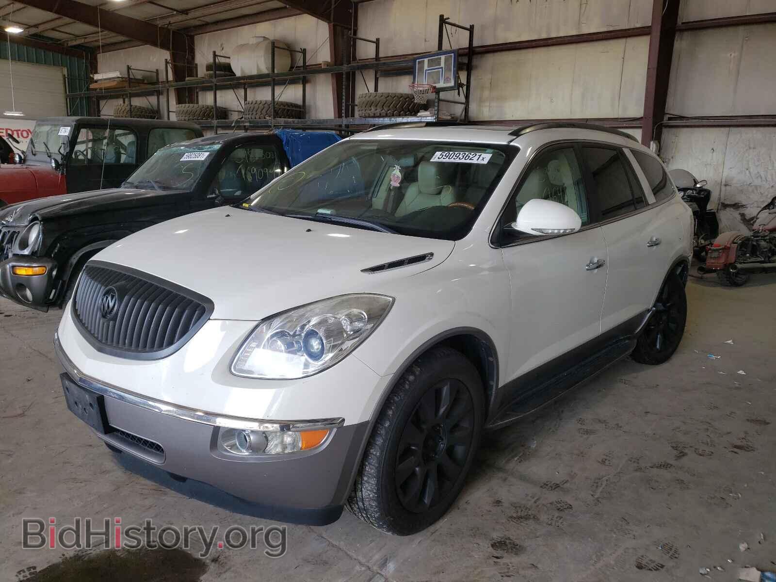 2011 BUICK ENCLAVE - VIN: 5GAKRCED9BJ165782 - Фото 2