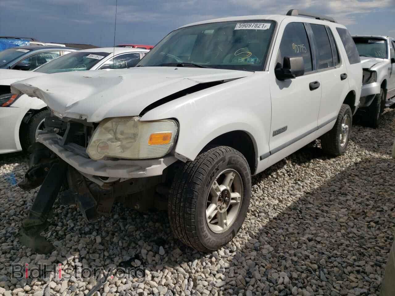 2006 FORD EXPLORER - VIN: 1FMEU72E66UB03139 - Фото 2