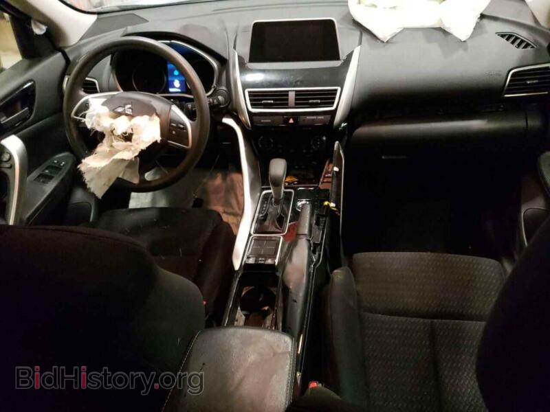 2018 Mitsubishi ECLIPSE (VIN JA4AT4AA6JZ048068) — photo 8 of 12