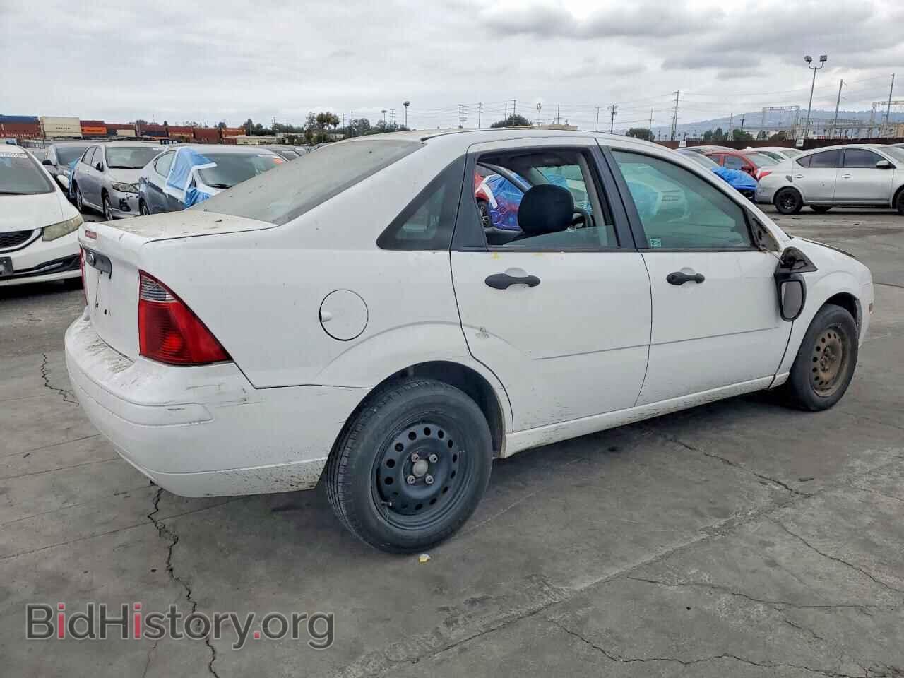 2007 FORD FOCUS - VIN: 1FAFP34N57W173670 - Фото 3
