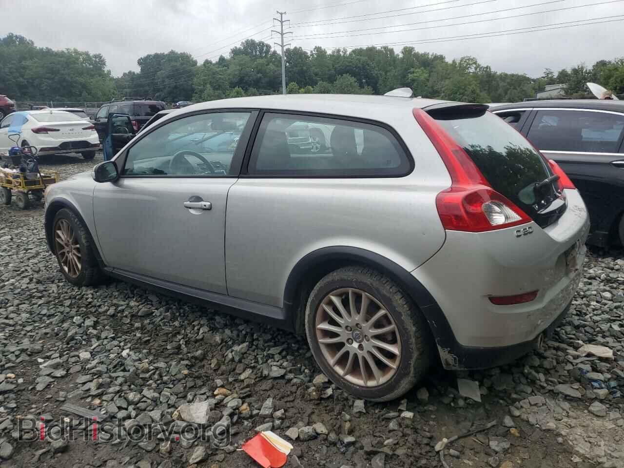 2011 VOLVO C30 - VIN: YV1672MK4B2222149 - Фото 2