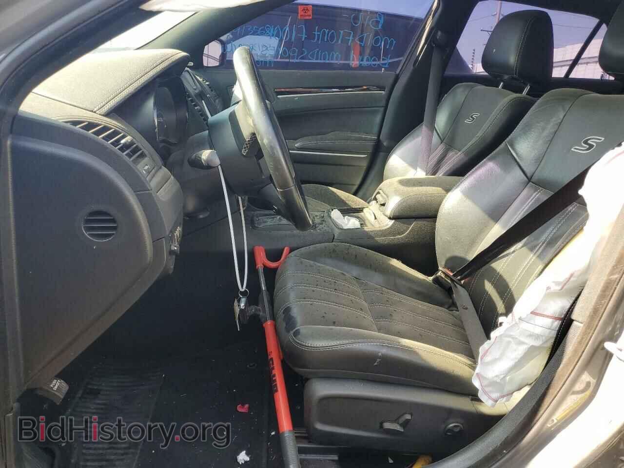 2019 CHRYSLER 300 - VIN: 2C3CCABG4KH562541 - Фото 7