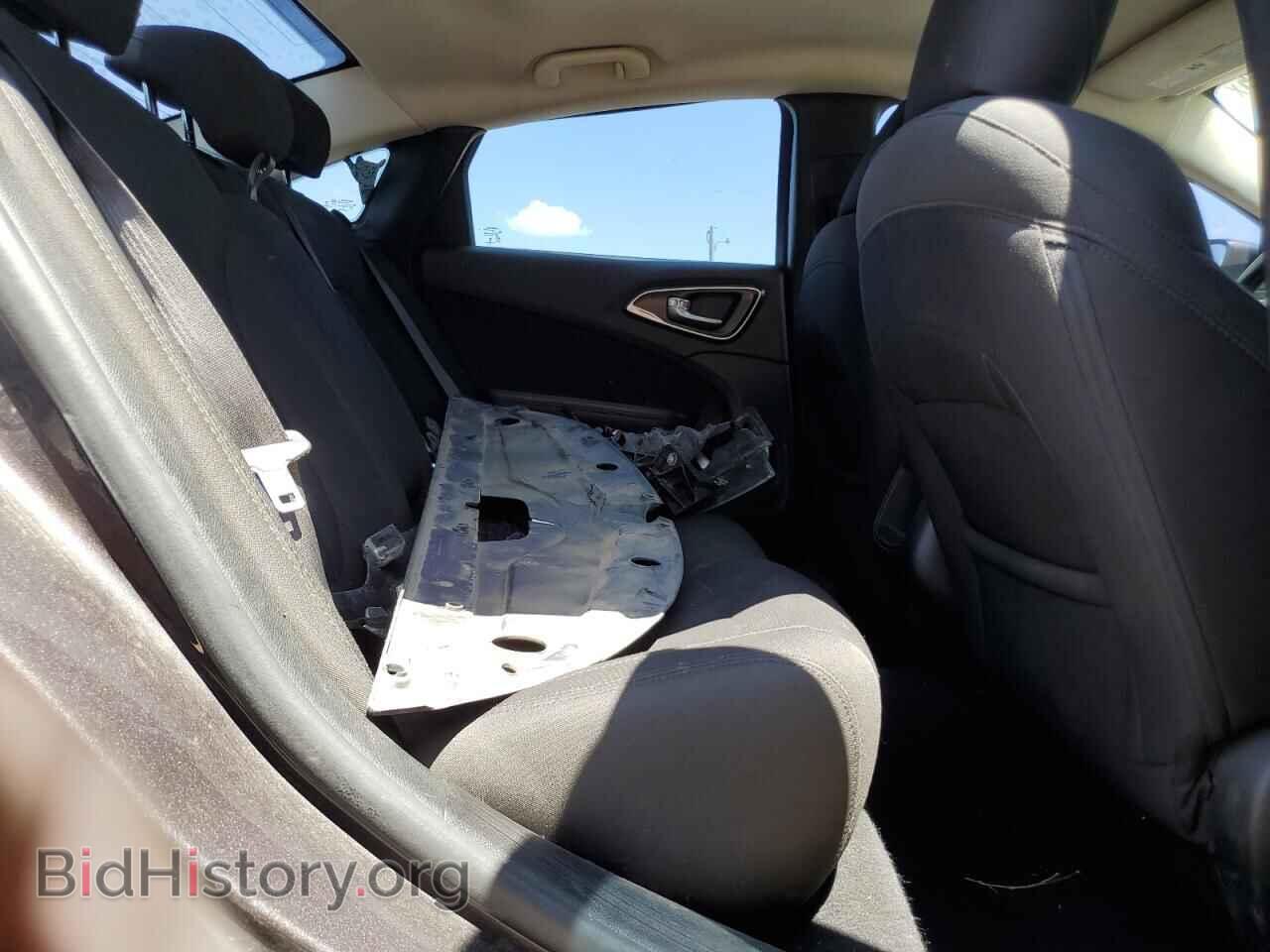 2016 CHRYSLER 200 - VIN: 1C3CCCAB1GN175784 - Фото 10
