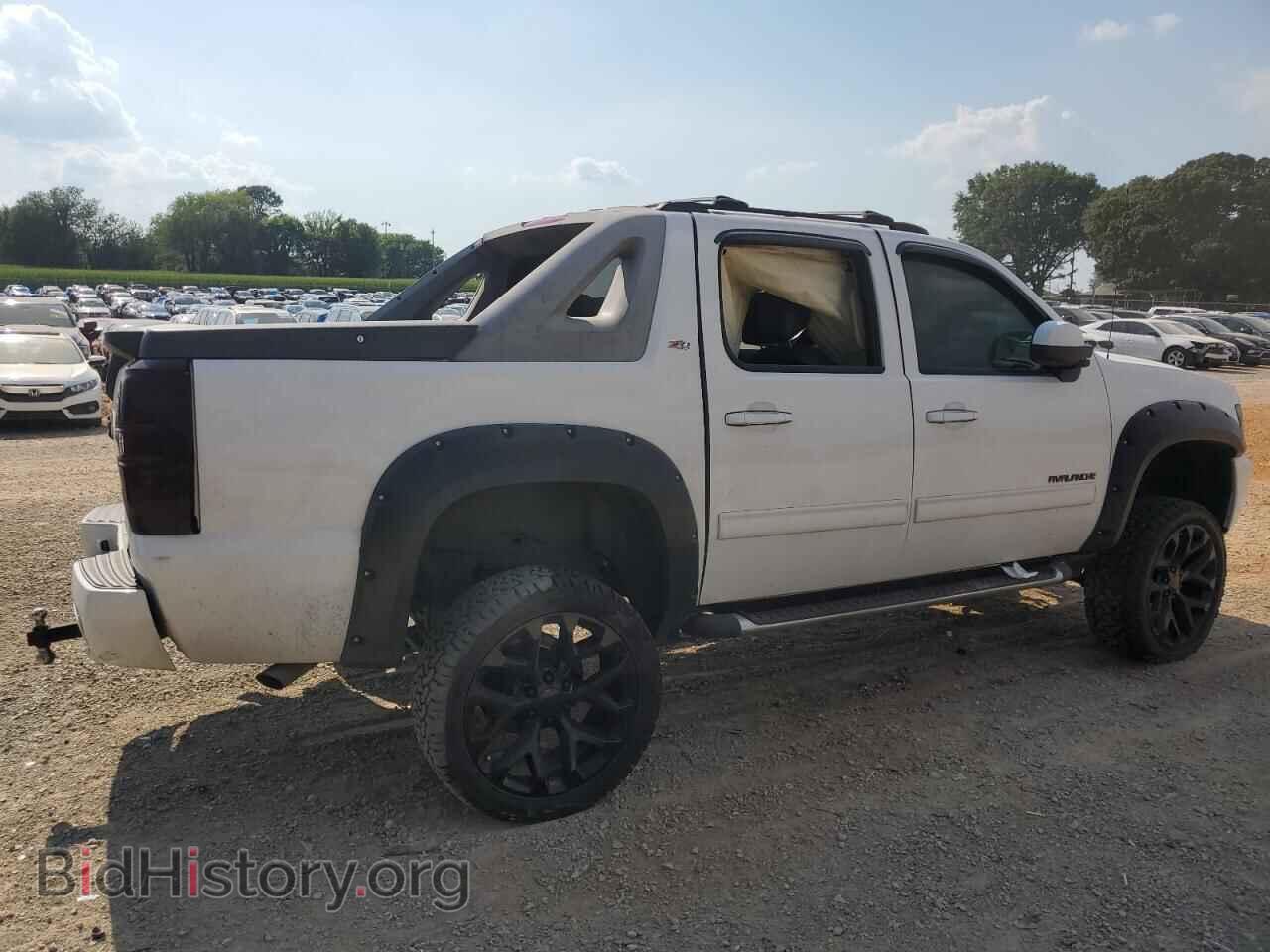 2011 CHEVROLET AVALANCHE - VIN: 3GNTKFE34BG110732 - Фото 3