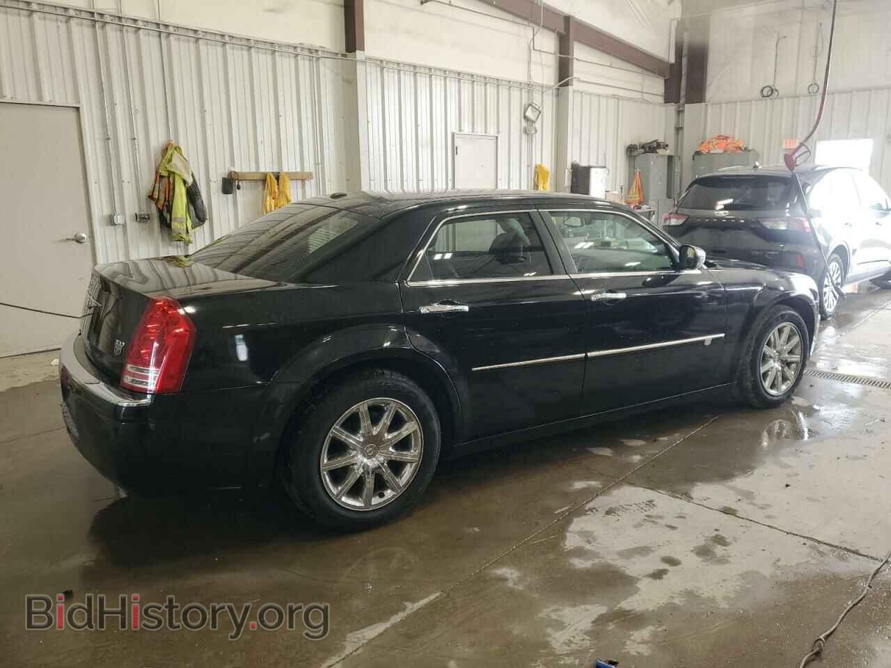 2010 CHRYSLER 300 - VIN: 2C3CA6CT6AH114721 - Фото 3