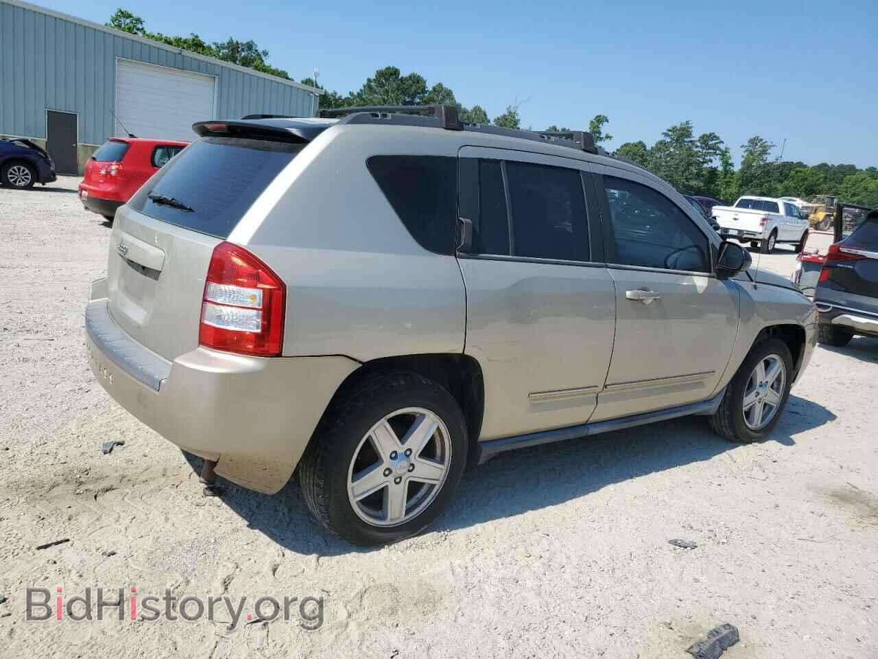 2010 JEEP COMPASS - VIN: 1J4NT4FB2AD585357 - Фото 3