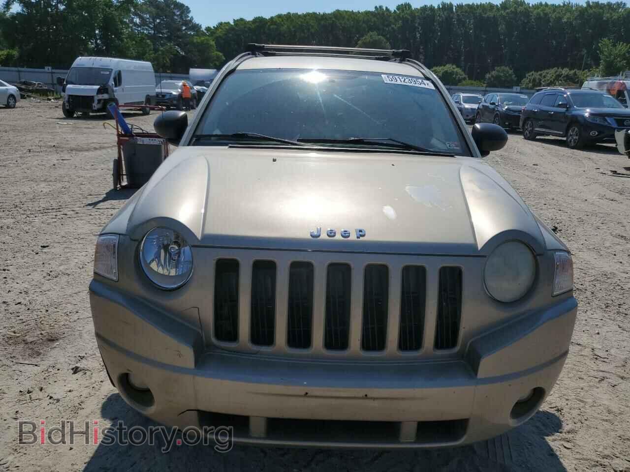2010 JEEP COMPASS - VIN: 1J4NT4FB2AD585357 - Фото 5